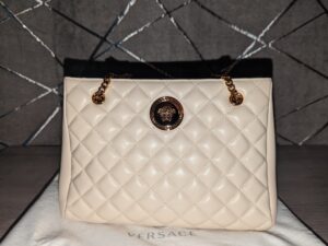 Versace La Medusa Quilted Nappa Leather Large - Model: 1006176_1A03912__IT 1K84V - UPC: 8054712727771.